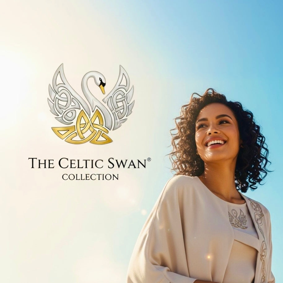 Logo der Celtic Swan Kollektion mit lachender junger Frau vor natürlichem Hintergrund